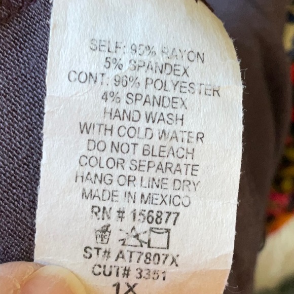 PLUS Vibrant Autumn 🍂 Floral Sleeve Top. NWT - Picture 4 of 5